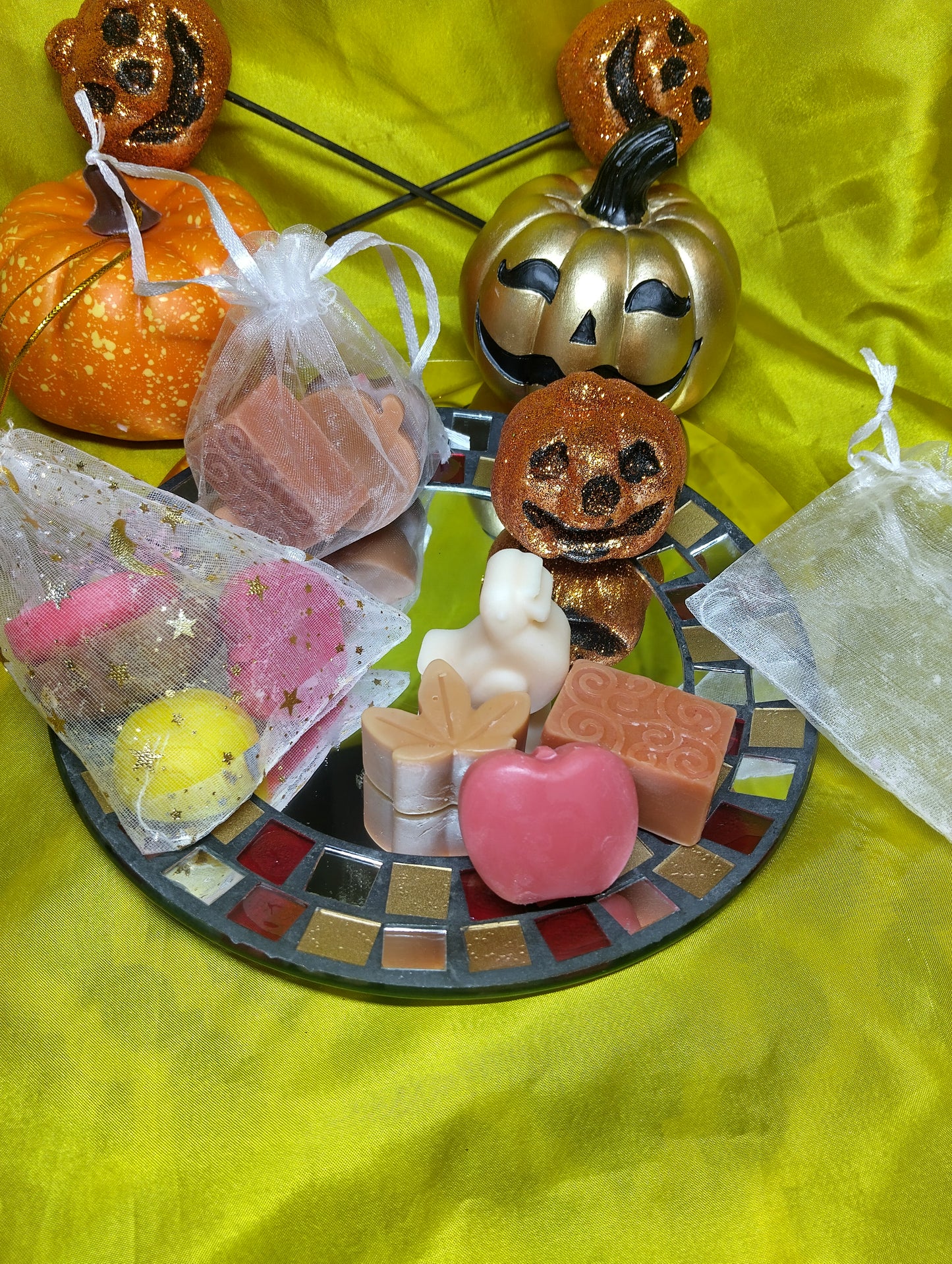 Bag O' Melts scented wax cubes (Fall scents)