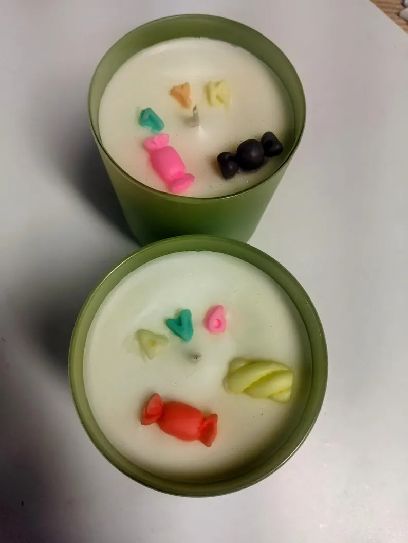 A #1 Teacher Scented Candle, 9oz/55+hr burn time