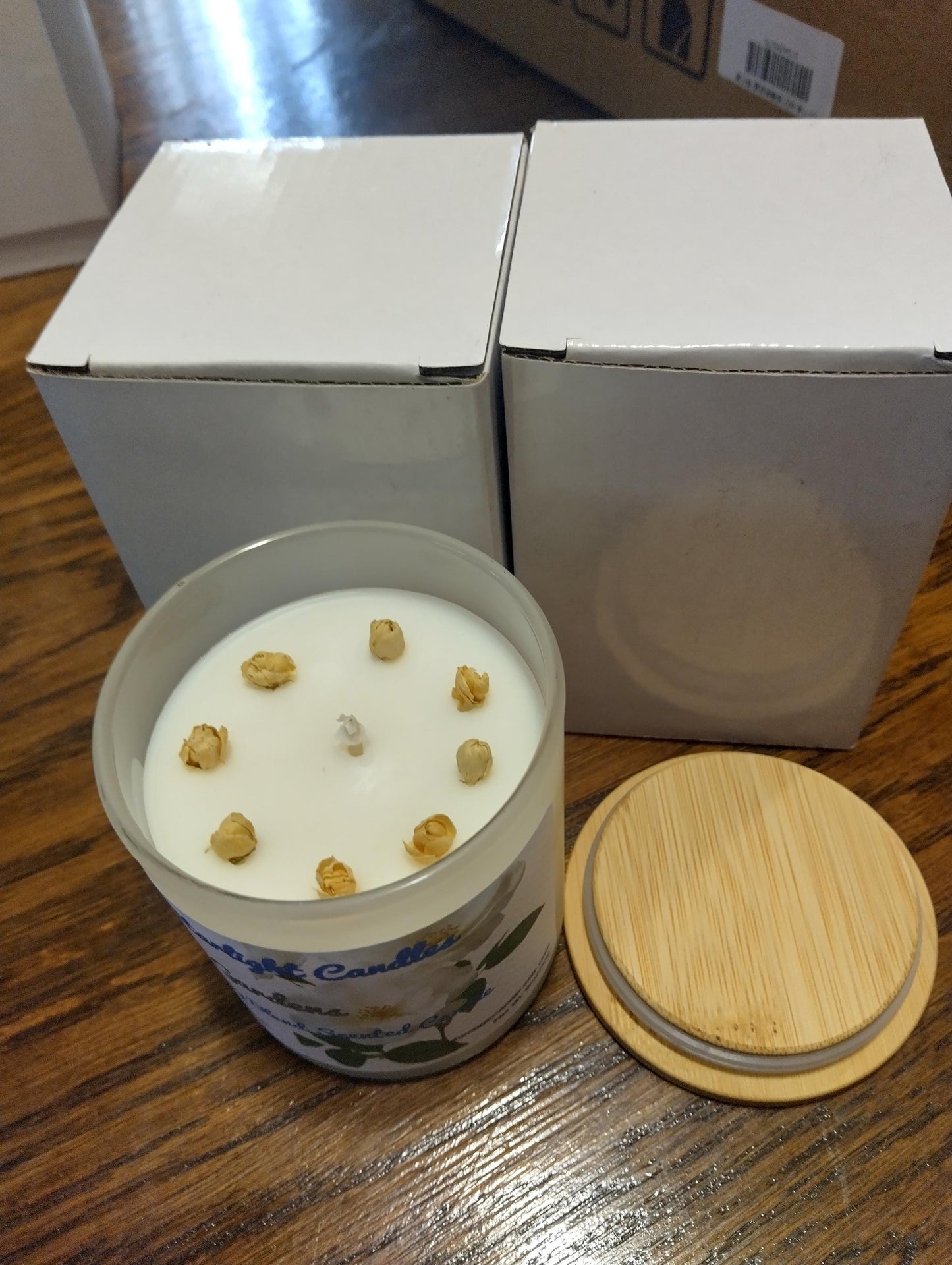 White Gardens Scented Candle/9oz/55+hr burn