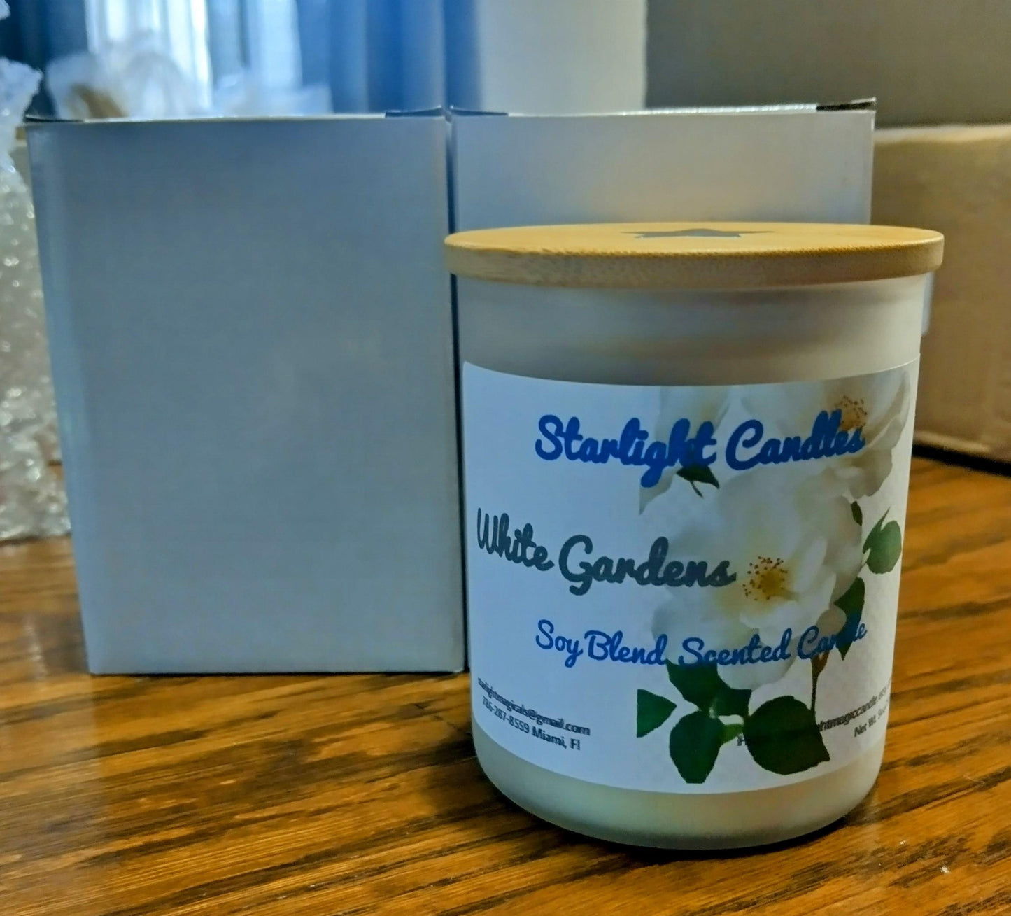 White Gardens Scented Candle/9oz/55+hr burn